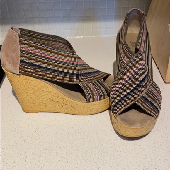 Colourful wedges - Picture 2 of 5